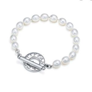 Tiffany’s & Co: pearl bracelet. worn oncePerfect condition, comes with box